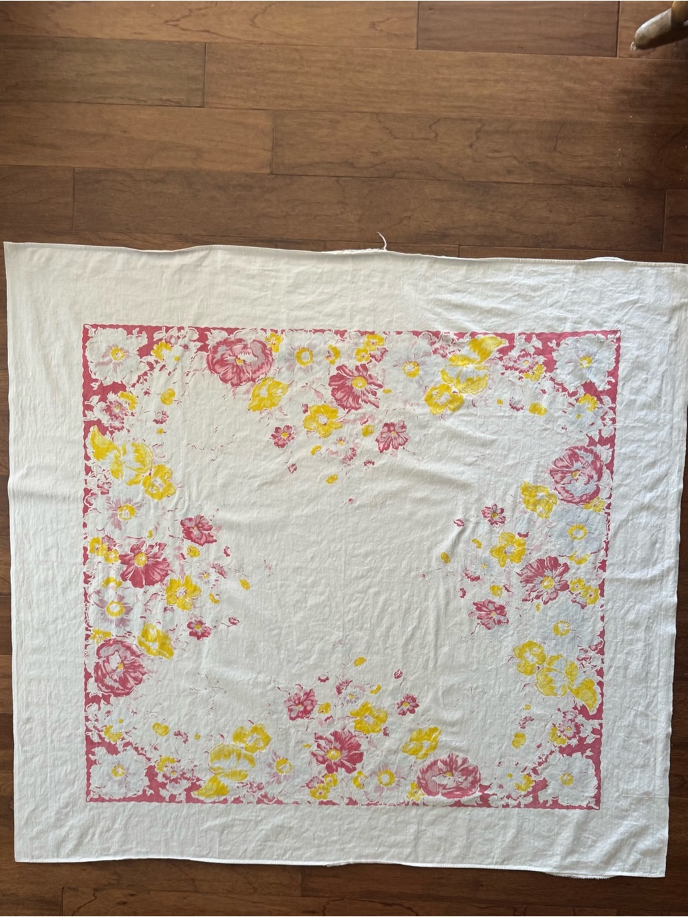 Vintage 1940-1950 Cotton Floral Tablecloth 56” X 51”
